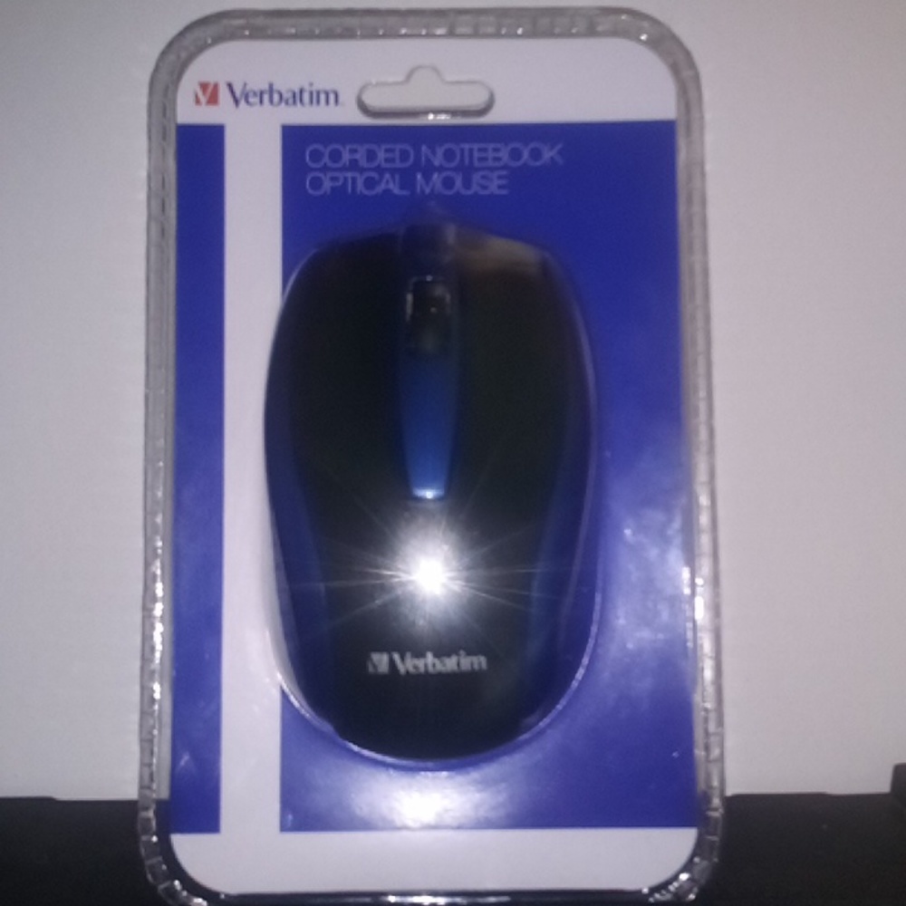 Verbatim. Corded Notebook Optical Mouse -Black & Blue